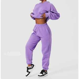 Nouvel ensemble de jogging à capuche en deux pièces avec logo diamant personnalisé pour l'entraînement et le jogging d'hiver, fabriqué au Pakistan - Product Image 3