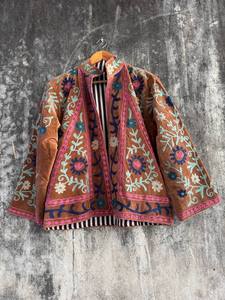 เสื้อแจ็คเก็ตปักลายซูซานีกำมะหยี่สำหรับผู้หญิง – เสื้อคลุมลายดอกไม้สไตล์วินเทจแบบชาติพันธุ์ - Product Image 4