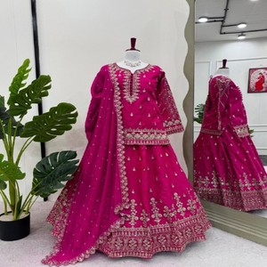 Elegante Top de seda brillante Lehenga Set con lentejuelas e hilo de trabajo Semi-cosido Lehenga y Georgette Dupatta con borde de encaje - Product Image 1