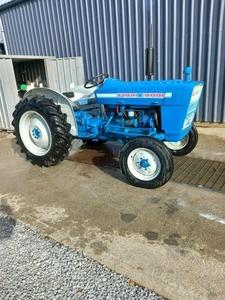 Ford 3000 1976 Tracteurs d'occasion en très bon état - Product Image 6