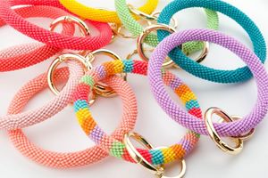 Design de luxe à la mode porte-clés multicolore perlé broderie à la main Style classique vélo voiture USB sac clé sac à main pour mariage - Product Image 6