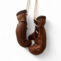 Gants de boxe d'entraînement rétro mini marron antique Geoffrey 2oz en cuir de vachette antidérapant avec fermeture à lacets, porte-clés et décoration de voiture