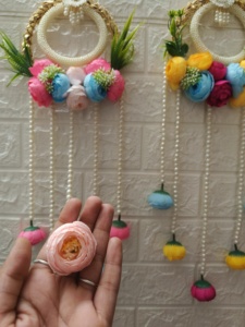 Ensemble de 2 pendentifs muraux floraux pivoine faits à la main Diwali Decor Floral Latkan Valance Dreamcatcher pour la décoration de la maison de mariage - Product Image 3