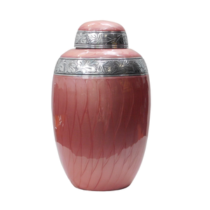 Urnes funéraires en aluminium à dôme pour adultes avec belle gravure en étain et émail noir Urnes funéraires en métal fini - Product Image 3