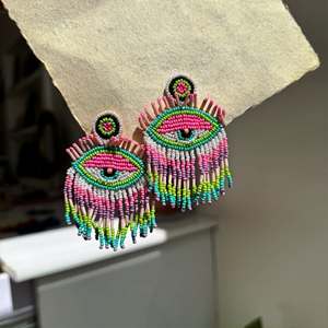 Fabricante y Exportador de Pendientes Bordados, Pendientes con Cuentas para Mujer, Joyería Festiva para Fiestas al Mejor Precio - Product Image 4