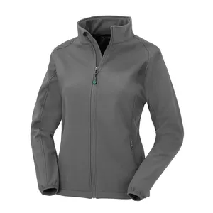 Veste softshell recyclée pour femme, équipement de randonnée durable et sac étanche, vêtements d'aventure en plein air écologiques - Product Image 2