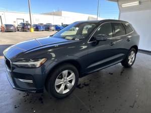 Clean 2022 Volv-o d'occasion XC-60 Momentum - Product Image 2