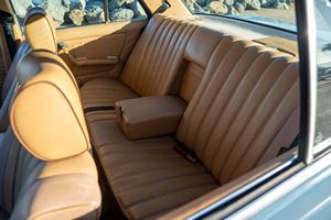 Gran Oferta: Mercedes-Benz 300D Turbo Diésel de 1982, Listo para Enviar - Product Image 2