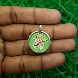925 argent fabriqué à la main seigneur Saraswati oeuvre pendentif cadres en verre Unique peint à la main fêtes de mariage spirituelles anniversaires - Product Image 1