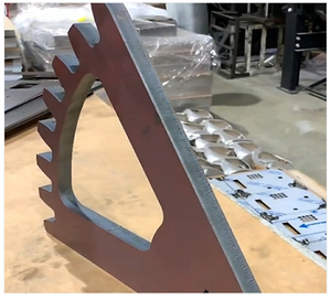 Pièces de tôle en laiton classiques de haute qualité CNC composants d'estampage de flexion Fabricant professionnel de fabrication de tôle - Product Image 3