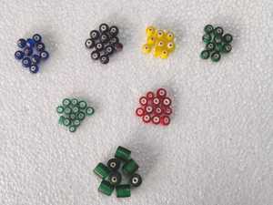 Artesanías personalizadas con nuestras cuentas de corazón blanco en colores variados, perfectas para pulseras, collares y proyectos de bricolaje. - Product Image 5