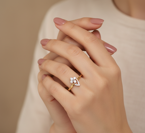 Anillo en Forma de V con Flor de Diamantes Dorados de Moda para Mujer, Regalo de Aniversario - Product Image 5