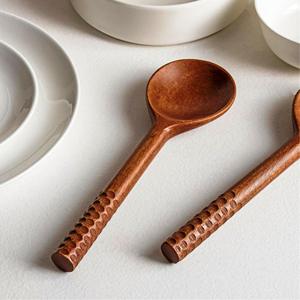 Cuchara de madera para servir, juego de servidor de ensalada de madera de 2 artículos de cocina únicos hechos a mano - Product Image 1