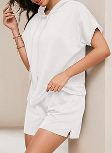 Ensemble de survêtements d'hiver pour femmes avec logo personnalisé, sweat à capuche court et vêtements personnalisés au-dessus du genou avec motif solide respirant - Product Image 4