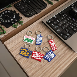 Porte-clés en caoutchouc PVC souple durable fabriqué en usine avec un design de personnage populaire en relief pour des cadeaux promotionnels - Product Image 5