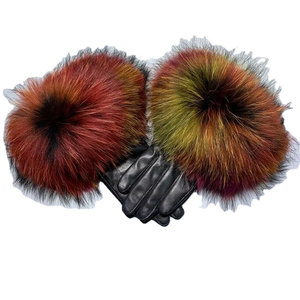 Vente en gros de gants en cuir tendance pour filles fourrure d'hiver en peau d'agneau logo personnalisé multi-usage pour s'habiller en voiture écran tactile extérieur - Product Image 5