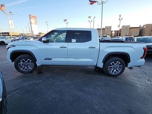 Autos Toyota Tundra 1794 Edition Hybrid 4x4 2026 en venta - Product Image 2