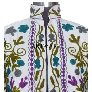 Chaqueta Acolchada Corta de Invierno para Mujer, Elegante, Transpirable y Ecológica, Bordada con Diseño Suzani Indio, de Secado Rápido, 100% Algodón - Product Image 3