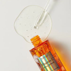 Le sérum à la vitamine C de la marque cosmétique coréenne n°1 SOQU, améliore le teint, apporte des nutriments et hydrate votre peau. - Product Image 3