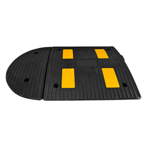 แผ่นยางสะท้อนแสงแบบ 4 แถบ สำหรับลดความเร็ว ขนาด 50 x 30 x 4 ซม. สำหรับถนนภายนอกอาคาร ทำจากพลาสติก PVC เพื่อความปลอดภัย - Product Image 4