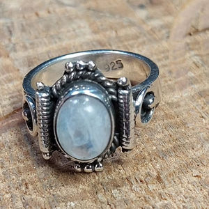 Bague de réglage de lunette ovale en pierre de lune arc-en-ciel faite à la main en argent sterling 925 pour mariage et fête - Product Image 1
