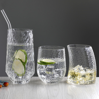 Vente en gros de tasses en verre ondulant de style origami avec logo personnalisé Ensemble de verres à boire japonais pour bar à whisky et cocktail, restaurant