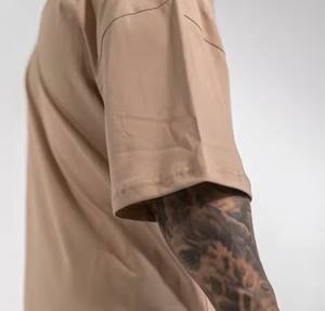 T-shirts pour hommes de toute nouvelle conception très exigeants toutes les couleurs 100% coton lourd 400gsm t-shirt avec logo personnalisé et patch DTG - Product Image 1