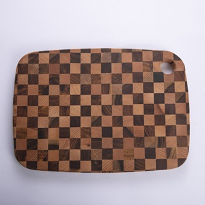 เขียงไม้บีชลายหมากรุกพรีเมียม - เขียงไม้ธรรมชาติสำหรับเนื้อสัตว์และผักแบบหนาพิเศษ - อุปกรณ์ครัวระดับพรีเมียม - Product Image 3