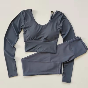 Ensemble de yoga pour femmes, logo et taille personnalisés, short de yoga taille haute au-dessus du genou, ensemble de 2 pièces, prix de gros - Product Image 4