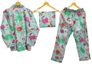 Conjuntos de pijama de tres piezas Conjuntos de pijama con estampado de pájaros de algodón puro Ropa de dormir Pijama con botones para mujer - Product Image 4