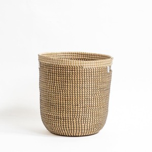 Panier rond en jonc de mer noir et naturel, fait main, pour rangement, vente en gros, écologique, fabriqué au Vietnam - Product Image 6