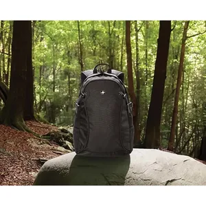 Zaino Outdoor Personalizzabile Swiss Peak 20L per Merchandising Promozionale - Product Image 2