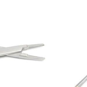 Porte-aiguille Instrument chirurgical en acier inoxydable pour suturer les procédures médicales et dentaires - Product Image 6