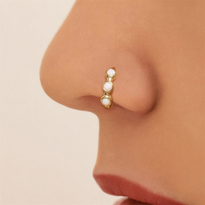 <span class=keywords><strong>Piercing</strong></span> al <span class=keywords><strong>naso</strong></span> in <span class=keywords><strong>argento</strong></span> Sterling <span class=keywords><strong>925</strong></span> placcato oro 18K con <span class=keywords><strong>Piercing</strong></span> al cerchio Clicker in pietra opale blu bianco - Product Image 3