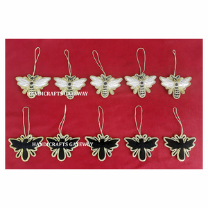 Diseño de mariposa hecho a mano de color plateado y Negro único, venta al por mayor y fabricante de adorno colgante de Navidad bordado Zari - Product Image 1