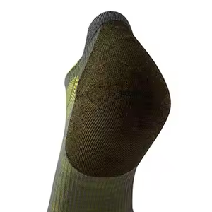 Chaussettes d'entraînement haute performance pour athlètes Chaussures d'équipage tricotées respirantes pour la saison de printemps - Product Image 6
