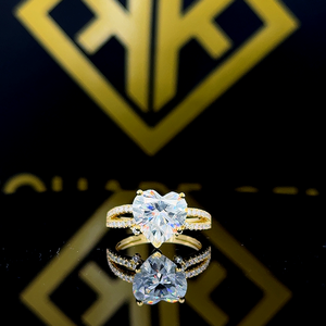Bague de fiançailles unique en Moissanite coupe cœur blanc 2.05 CT, bague Moissanite pour femme cadeau pour l'amour, bague en or jaune 14 carats - Product Image 1