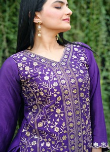 Nouveau Designer Solide Motif Brodé Chinon Sharara Costume Style Mignon avec Séquence Broderie Travail - Product Image 5