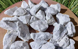 Meilleure vente en gros cristal naturel Howlite pierre brute dégringolée pierre semi-précieuse pour l'artisanat de guérison Feng Shui Reiki - Product Image 5