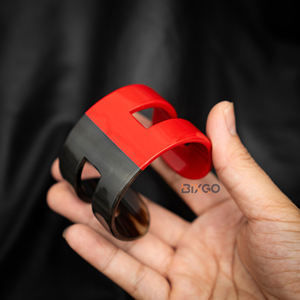 Meilleur vendeur BIXGO Bracelet en corne de buffle en forme de C laqué rouge de qualité supérieure Gravure de la lettre H Fait à la main Style bohème vietnamien Cadeau - Product Image 4