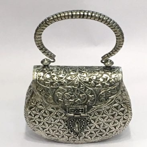 Embrague de metal dorado antiguo con trabajo de mosaico vibrante en Coral y turquesa en Adornos de jardín disponibles al por mayor - Product Image 4