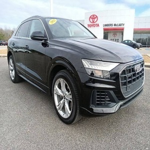 Audi Q8 quattro Premium 55 TFSI 2023 en parfait état - Product Image 1
