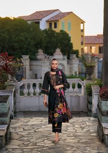 Algodón puro y elegante de diseñador de Orgeja con estampados de diseñador digital con bordes de tejido Zari Kurtis Set - Product Image 6