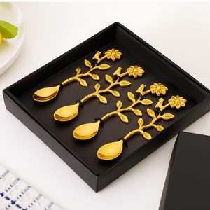 Cuillères en acier inoxydable au design de fleurs d'or | Ensemble de couverts à dessert de luxe pour cadeaux de café à la maison et décoration de table (lot de 4) - Product Image 2