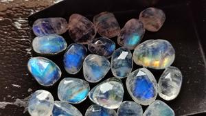 Pierre de lune de feu bleu naturel de haute qualité lâche forme ronde pierre précieuse indienne 6mm-12mm dos plat pierre précieuse véritable Lot de pierre - Product Image 3