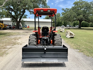 รถแทรกเตอร์ KUBOTA รุ่นใหม่ M62 TLB LOADER BACKHOE สำหรับขาย/รถแทรกเตอร์ KUBOTA M59 พร้อมอุปกรณ์ตักดิน - ชุดเกรดดิ้ง - บ็อกซ์เบลดแบบไฮดรอลิกพร้อมฟังก์ชั่น TOP N TILT - Product Image 4