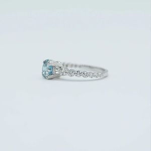 แหวนหมั้นเพชรตัดกลมสำหรับผู้หญิง - Product Image 3