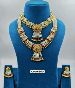 Collier de temple traditionnel à motif d'éléphant avec perles et boucles d'oreilles assorties pour les mariées disponibles pour les tenues de fête indiennes - Product Image 5