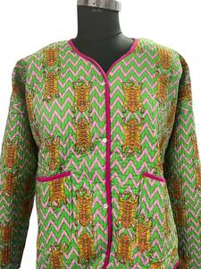 Magnifique veste d'hiver matelassée tissée et lavée à imprimé tigre vert pour femmes Réversible à la main 100% coton léger nouveau style - Product Image 2