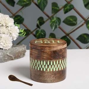 Récipient en bois tourné artisanal avec couvercle, pot décoratif polyvalent pour épices, condiments, herbes - Product Image 4